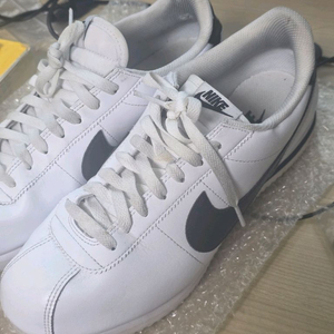 나이키 코르테즈 270 중고 팝니다