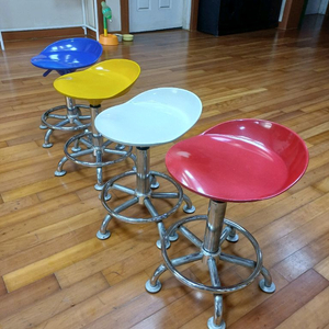 홈바 의자(4개)저렴하게 드립니다~
