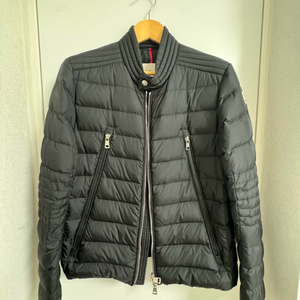 몽클레어 아미오트 쇼트 패딩 자켓 [2]