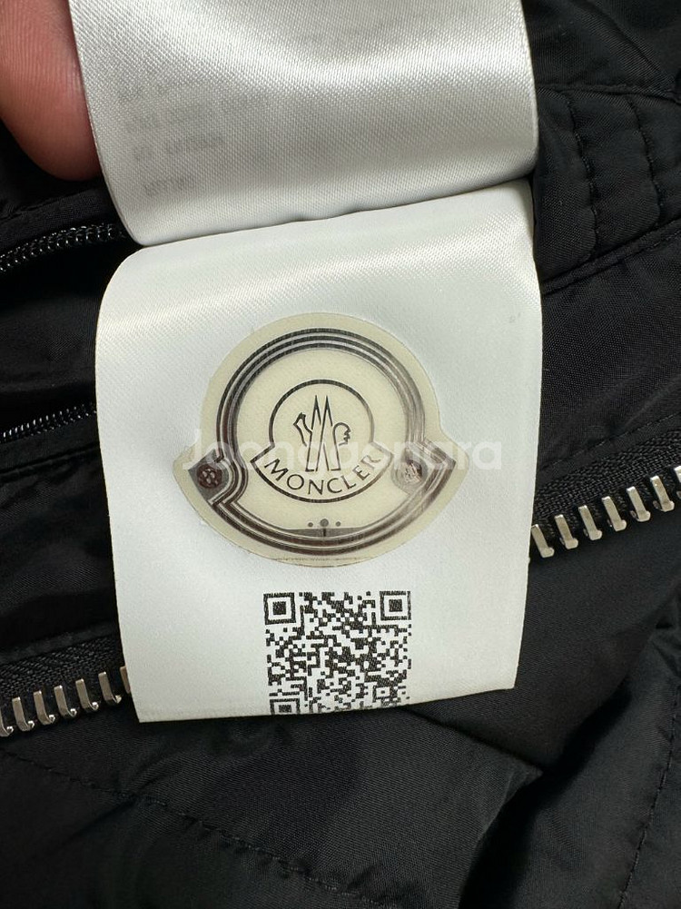 몽클레어 아미오트 쇼트 패딩 자켓 [2]--6