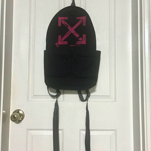 오프화이트 백팩