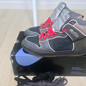 나이키 덩크하이SB MF DOOM(313171-004)