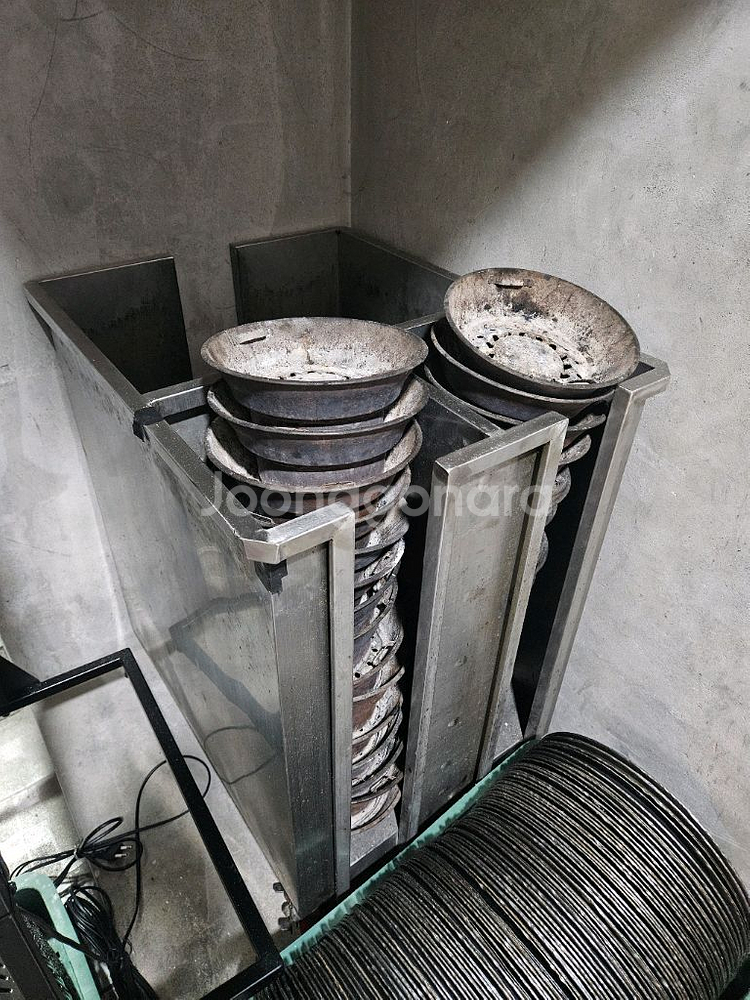 업소용 불판, 숯통, 보관함 입니다--1