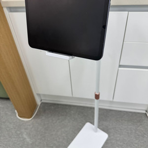 자바라 스탠드형 태블릿 거치대