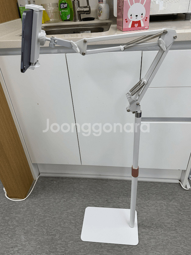 자바라 스탠드형 태블릿 거치대--1