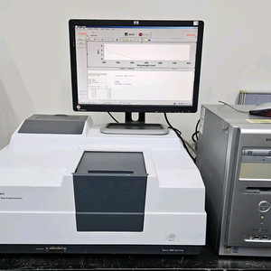 Agilent Cary 300 UV-Vis 분광광도계