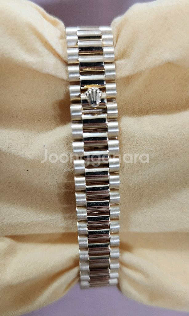 로렉스 69178데이저스트26미리금통판매합니다--5