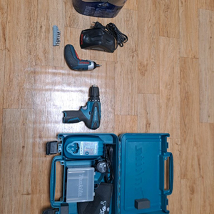 보쉬IXO 3 마끼다 DF330D 충전드릴팝니다