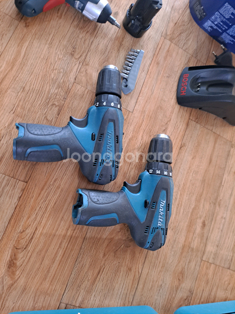 보쉬IXO 3 마끼다 DF330D 충전드릴팝니다--9