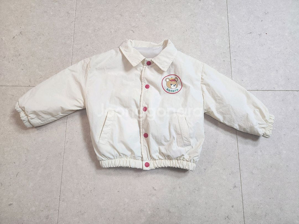 로토토베베 슈가점퍼 팝니다 (사이즈 100)--0