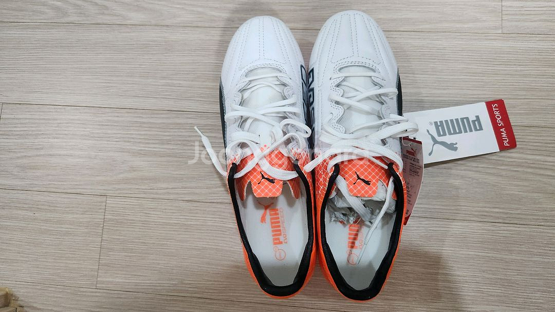 푸마축구화(새상품)--0