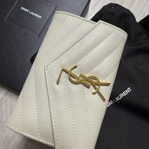 생로랑 모노그램 플랩 지갑