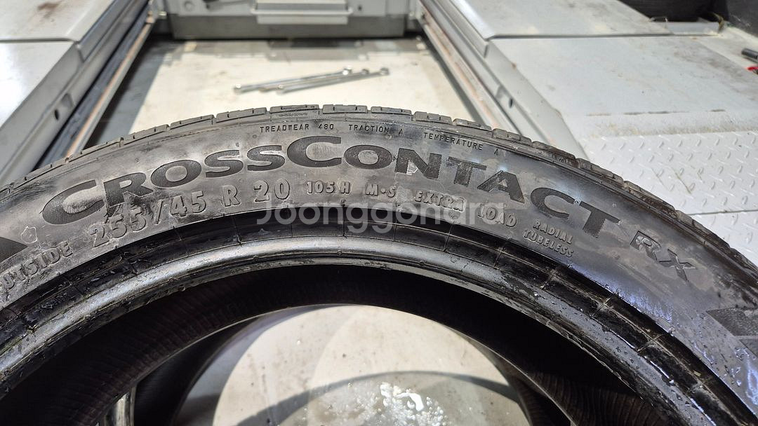 중고 타이어 255 45 20 콘티넨탈 크로스콘택트RX--1