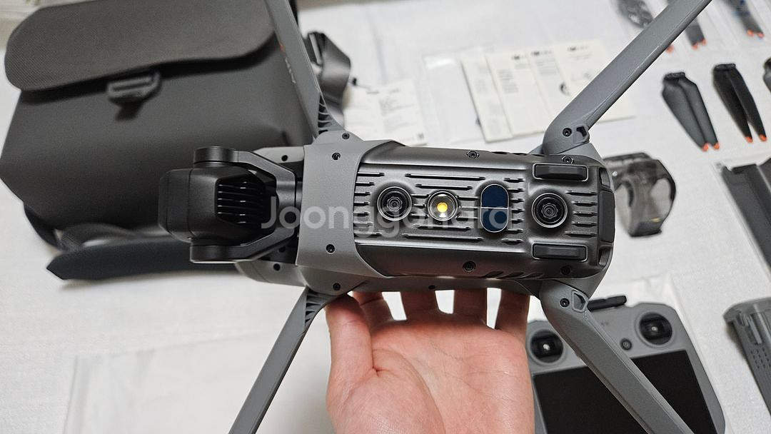 DJI 매빅에어3(RC2) 플라이모어 콤보 판매해요 ^^--5
