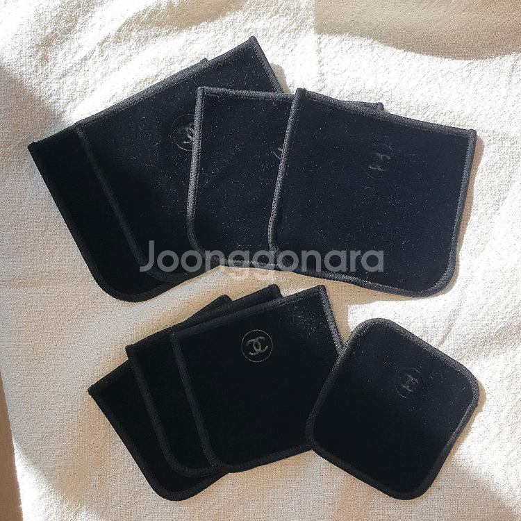 샤넬 벨벳 파우치 8개--0