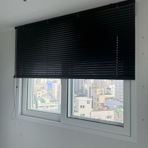 블랙 알루미늄 블라인드 152x127cm