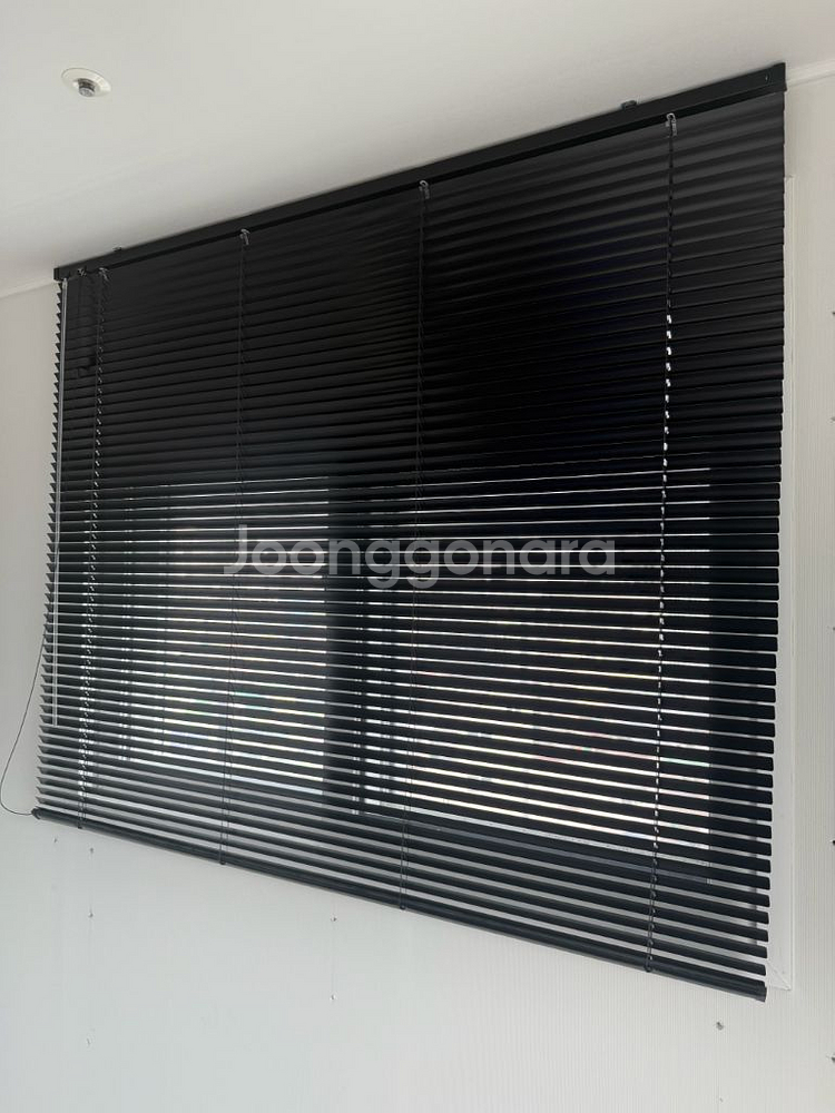 블랙 알루미늄 블라인드 152x127cm--2