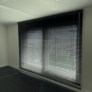 블랙 알루미늄 블라인드 1820x1380cm