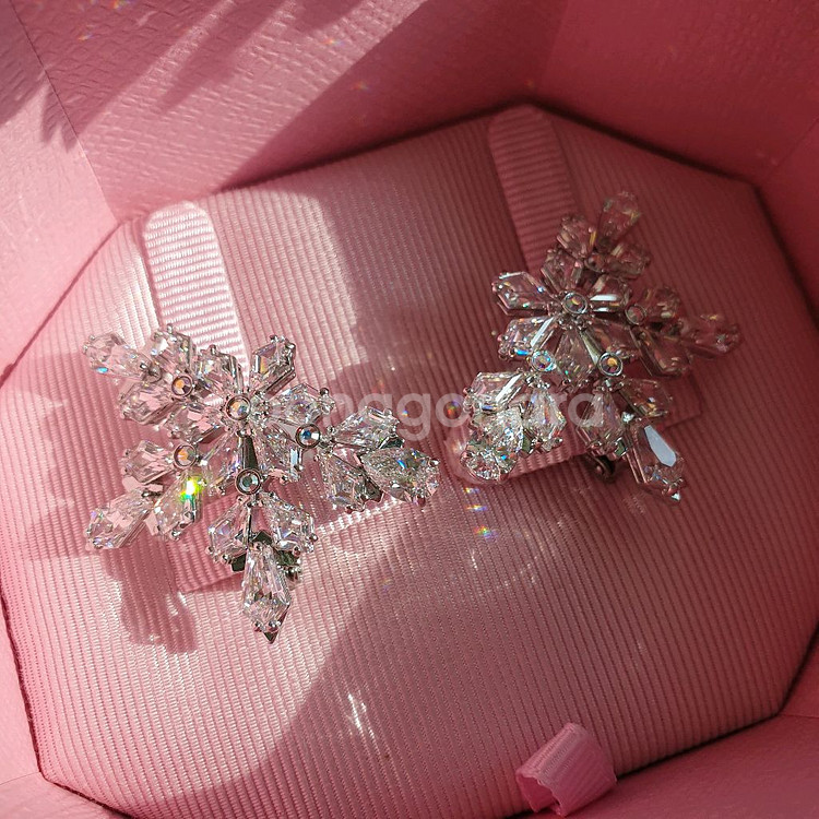 스와로브스키 Idyllia 눈꽃 클립 귀걸이 새상품--1