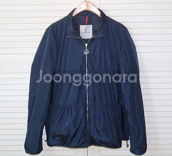 정품 몽클레어 바람막이--0