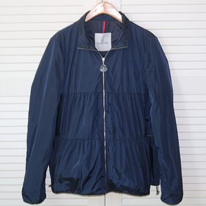 정품 몽클레어 바람막이