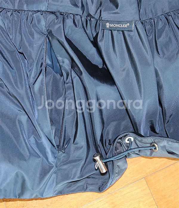 정품 몽클레어 바람막이--4