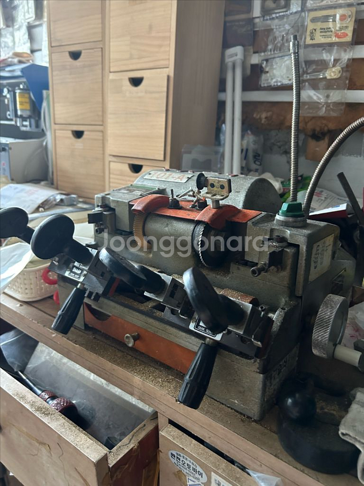 모든 열쇠 제작기기(신흥정밀 포함)및 재료 몽땅 판매--1