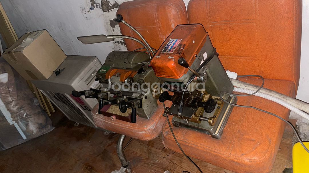 모든 열쇠 제작기기(신흥정밀 포함)및 재료 몽땅 판매--0