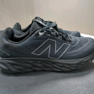 뉴발란스 초경량 고어텍스러닝화 265mm