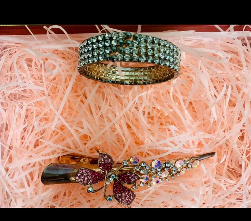 [새제품] 큐빅 팔찌+보석장식 대형 머리핀 선물세트--1