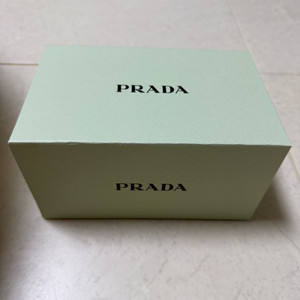 프라다 립 밤 앤 모노크롬 립스틱 듀오 세트