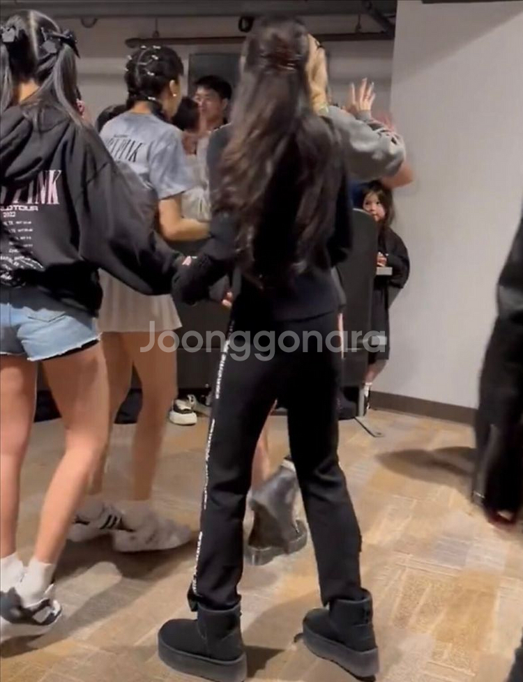 새상품) 어그 클래식 미니 플랫폼 8 250 제니ugg--3