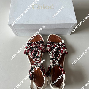 끌로에 샌들 36반 사이즈(235)