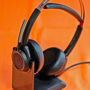 플랜트로닉스 보이저 포커스UC 블루투스헤드셋 충전스탠드