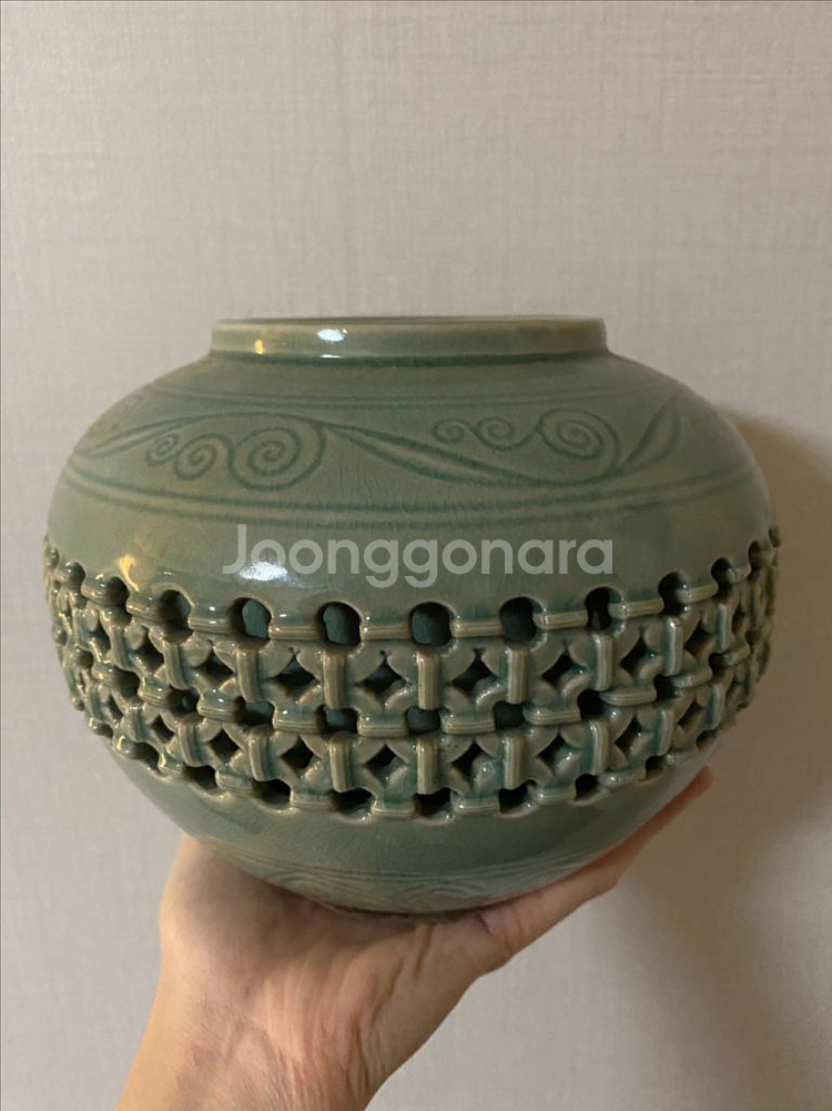 청자 투각 도자기 화병--0