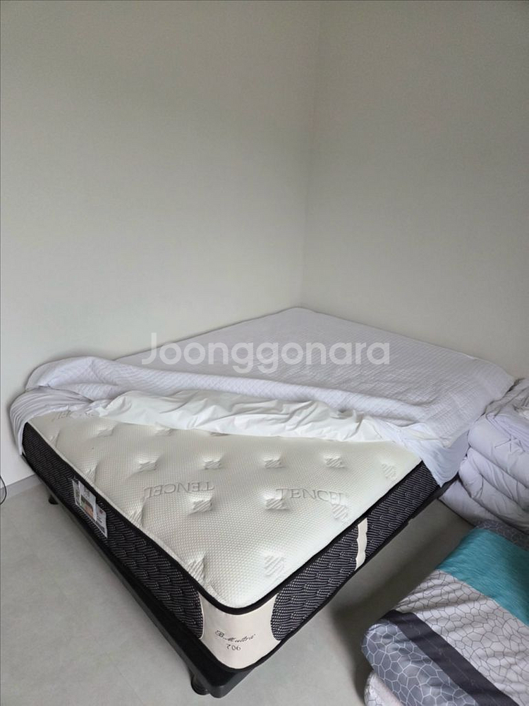 영국브랜드 BM Multra 침대 매트리스(상태 최상)--4