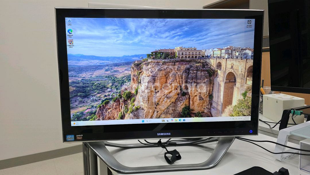 삼성 올인원 PC i3 8GB 판매합니다.--0