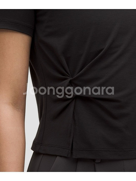 룰루레몬 사이드 트위스트 숏슬리브 셔츠 블랙--5