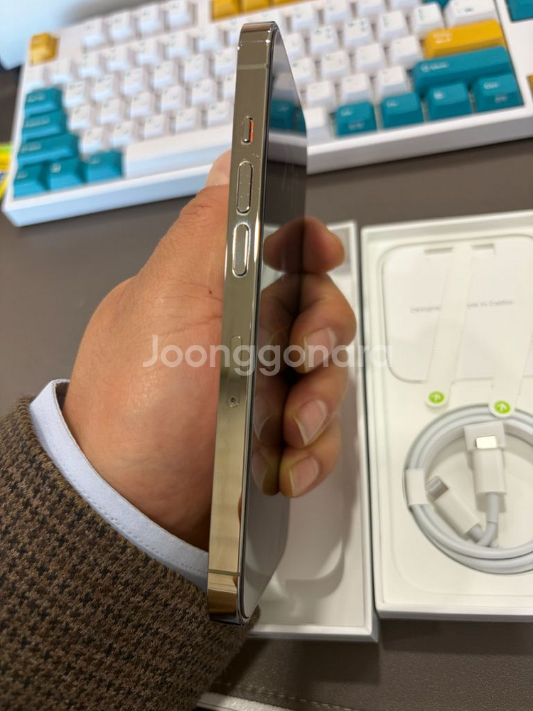 아이폰 14 프로 256 골드 팝니다.--3