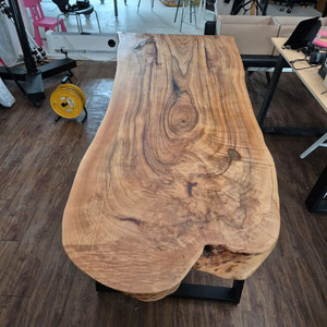 우드슬랩 테이블