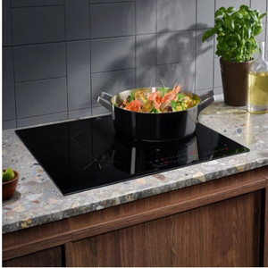 일레트로룩스 인덕션 전기레인지 3구 LIV63334