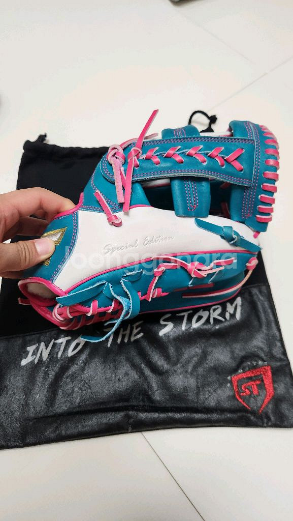 스톰 내야글려브 풍급 KR스페셜 에디션(핑크/화이트)--2