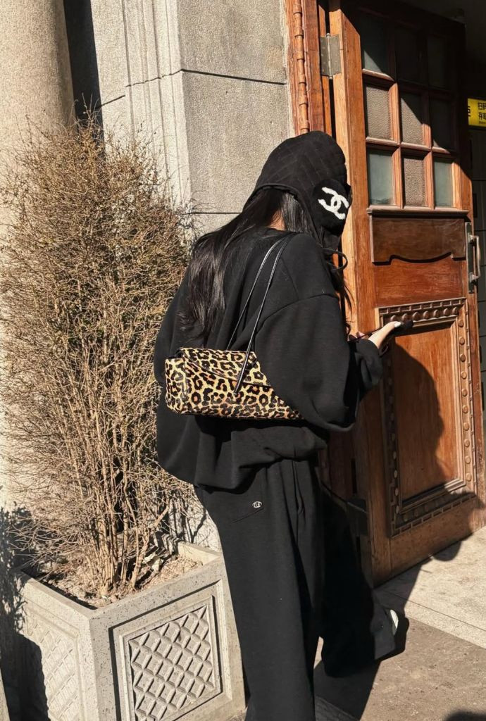 엔뉴엘 핫밍크 브이넥 맨투맨 세트 이미지