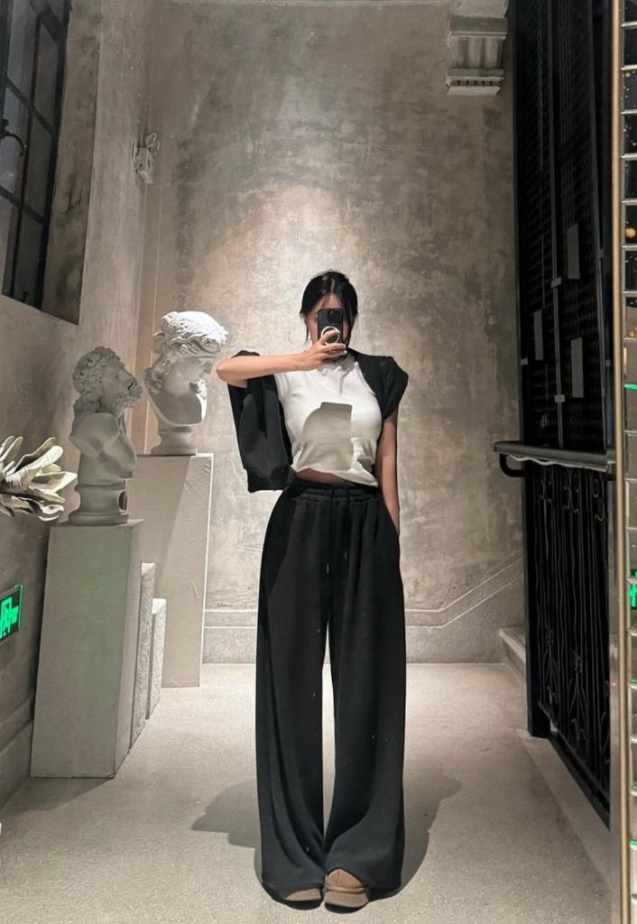 엔뉴엘 핫밍크 브이넥 맨투맨 세트 이미지