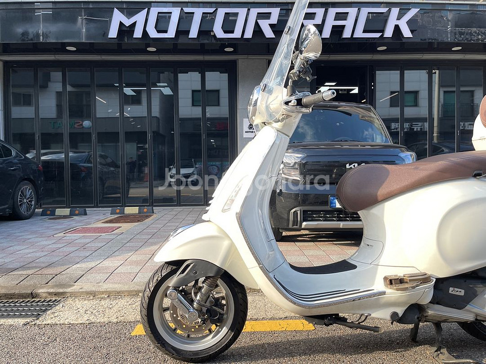 베스파 프리마베라 21년식 1만km 화이트 판매--3