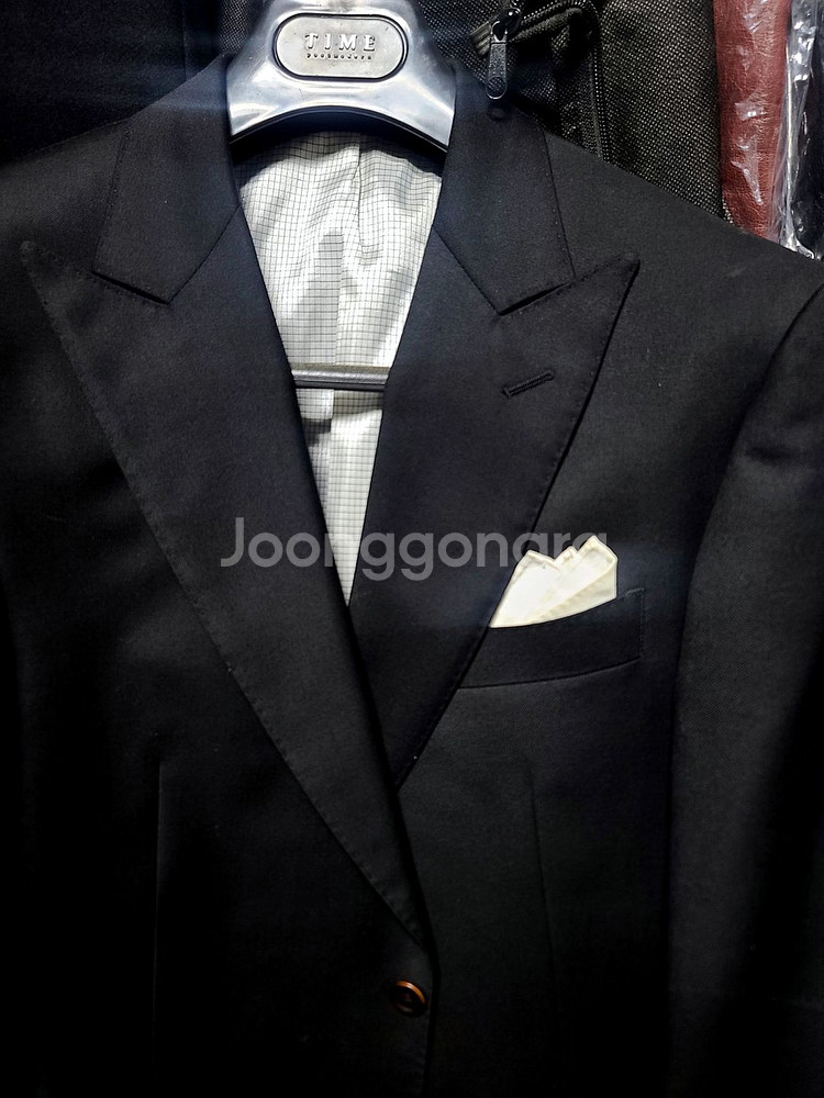 캠브리지멤버스/톰포드 모티브 피크드라펠 셋업수트/103--1