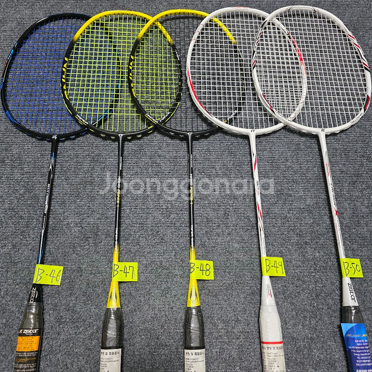 (미사용)최고급 경기용 배드민턴 라켓 판매합니다--0