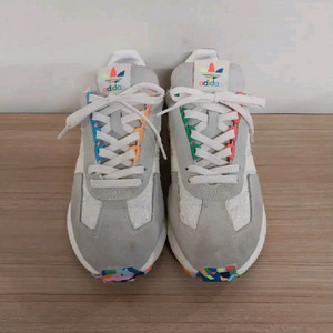 남성 아디다스 레트로피 E5 프라이드 운동화 (250)