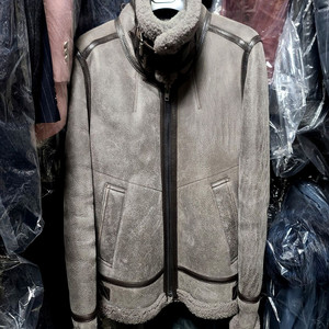 코모도/타임옴므 모티브 하이넥 무스탕 스톤그레이/100