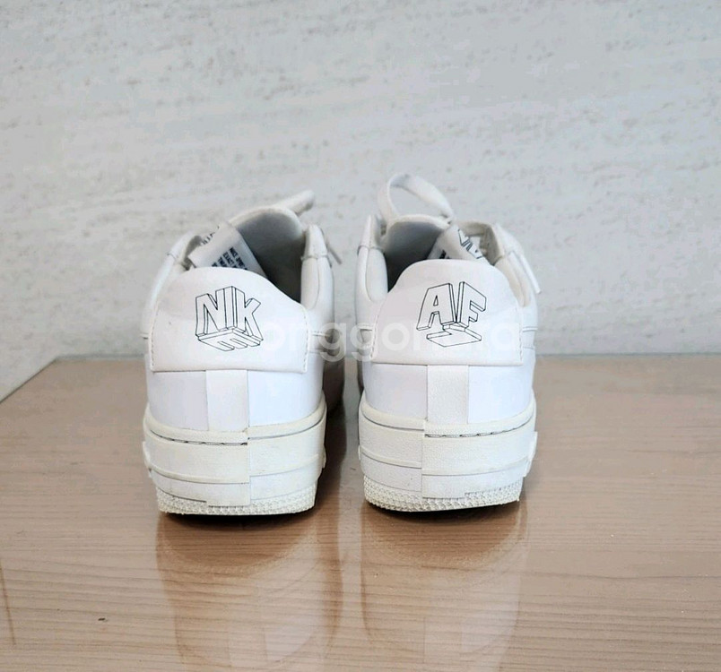 나이키 에어포스1 픽셀 화이트 240사이즈--4